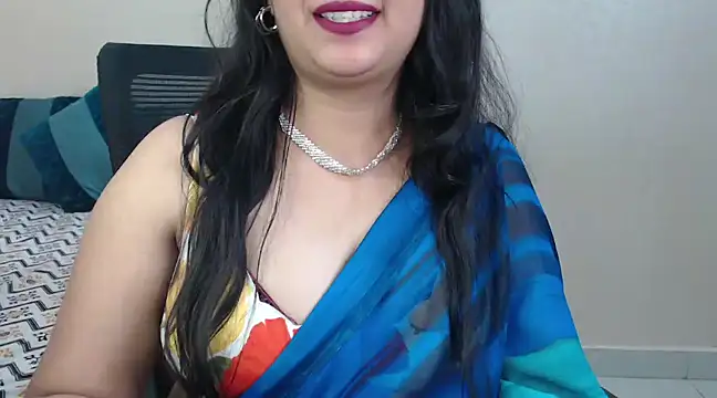 Snapshot of Inviting_Aanya chatting on 12.18.24 Inviting Aanya online show from 12.18.24