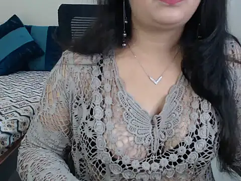 Snapshot of Inviting_Aanya chatting on 12.23.24 Inviting Aanya online show from 12.23.24