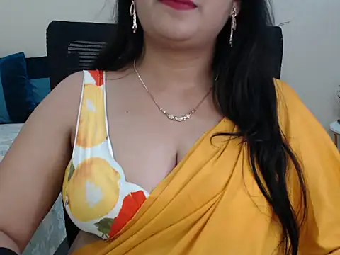 Snapshot of Inviting_Aanya chatting on 01.07.25 Inviting Aanya online show from 01.07.25