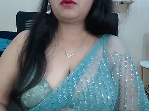 Snapshot of Inviting_Aanya chatting on 02.13.25 Inviting Aanya online show from 02.13.25