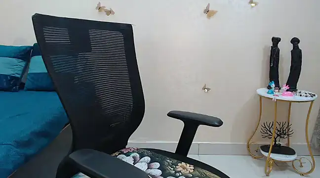 Snapshot of Inviting_Aanya chatting on 03.01.25 Inviting Aanya online show from 03.01.25