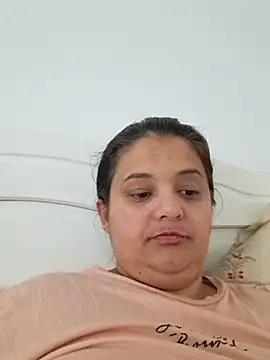 Snapshot of sarahhh1987 chatting on 10.20.25 sarahhh1987 online show from 10.20.25