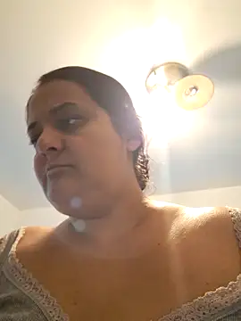 Snapshot of sarahhh1987 chatting on 11.11.25 sarahhh1987 online show from 11.11.25