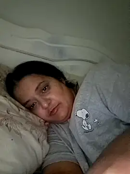 Snapshot of sarahhh1987 chatting on 11.14.25 sarahhh1987 online show from 11.14.25