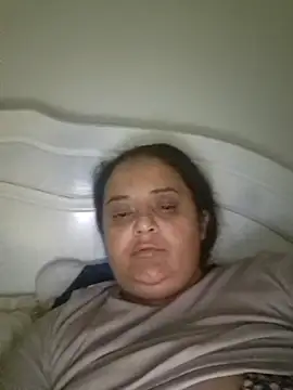 Snapshot of sarahhh1987 chatting on 11.16.25 sarahhh1987 online show from 11.16.25