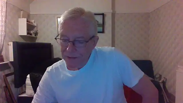 Snapshot of shaun63m chatting on 05.18.26 shaun63m online show from 05.18.26