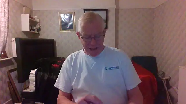 Snapshot of shaun63m chatting on 06.20.26 shaun63m online show from 06.20.26