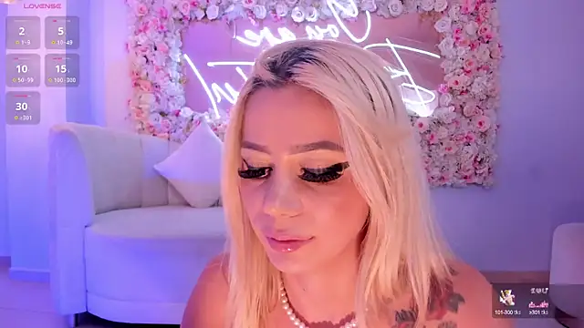 HannaConnor  online show from 01.26.25