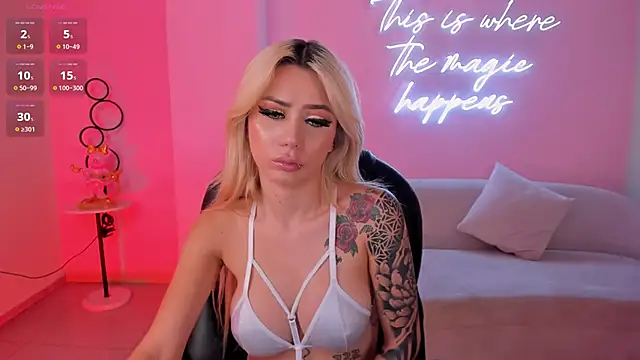 HannaConnor  online show from 02.13.25