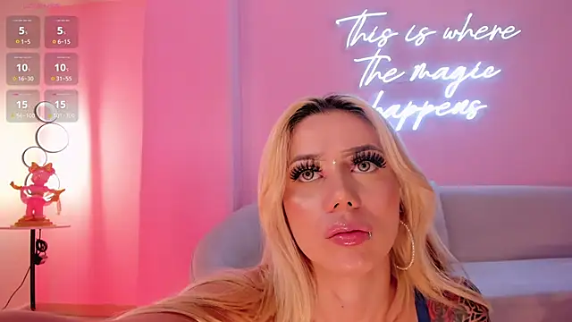 HannaConnor  online show from 02.16.25