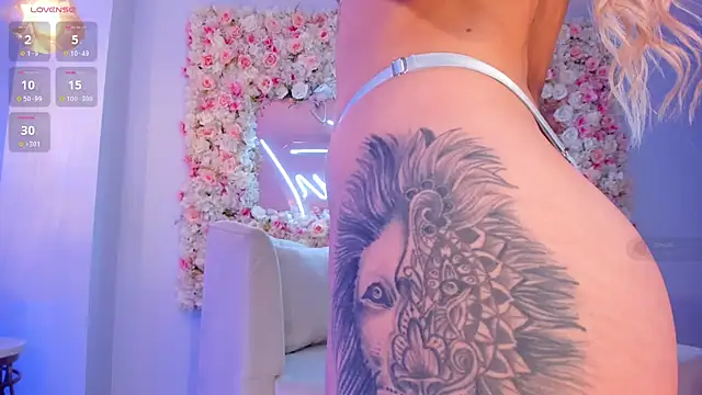 HannaConnor  online show from 03.10.25