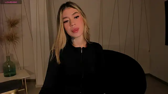 ViolettHansson online show from 01.09.26