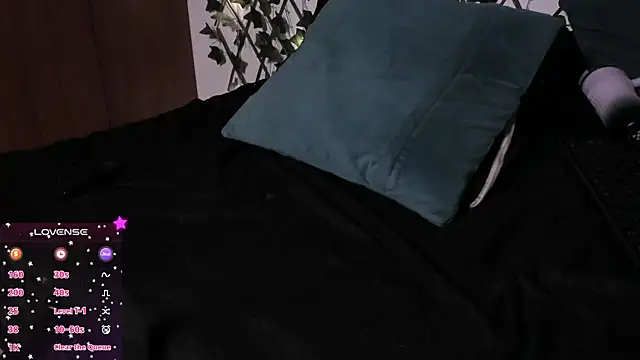 CoralineSanchez online show from 01.14.25