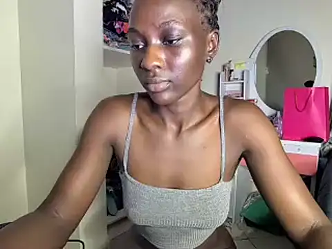 Snapshot of ebonyy_duchess chatting on 10.27.25 ebonyy duchess online show from 10.27.25