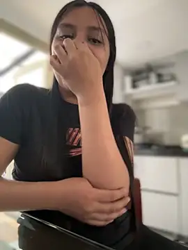 Salome golvert online show from 09.25.25