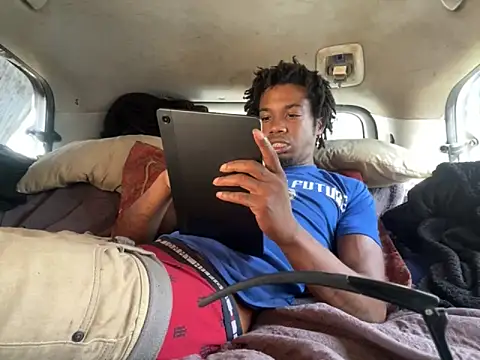 SlimeCrownzOut5 online show from 09.28.25