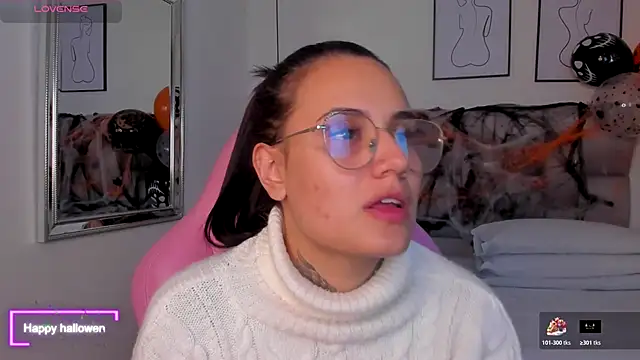 Snapshot of Susan-Sweet-7 chatting on 10.24.25 Susan-Sweet-7 online show from 10.24.25