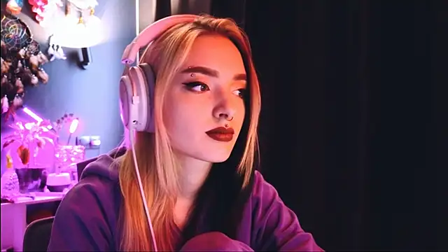 Avi Nile online show from 12.07.24