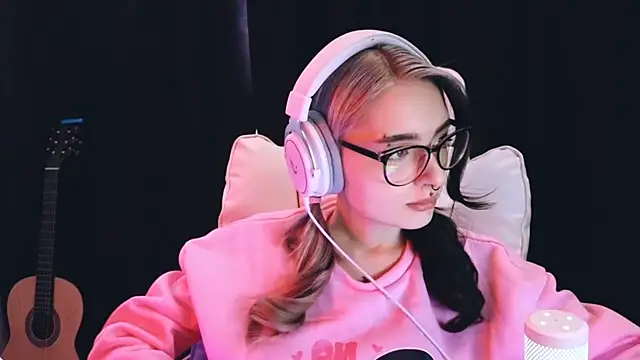 Avi Nile online show from 02.04.25