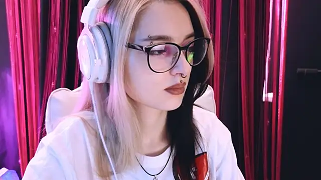 Avi Nile online show from 02.26.25