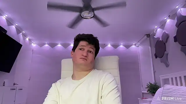 Snapshot of Lorenzo_hernandez chatting on 03.01.25 Lorenzo hernandez online show from 03.01.25