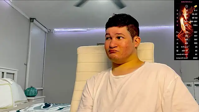 Snapshot of Lorenzo_hernandez chatting on 09.24.25 Lorenzo hernandez online show from 09.24.25