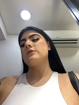 Snapshot of IrisBaker chatting on 10.22.25 IrisBaker online show from 10.22.25