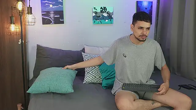 Snapshot of Cleoanubis- chatting on 10.17.25 Cleoanubis- online show from 10.17.25