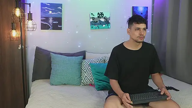 Snapshot of Cleoanubis- chatting on 10.29.25 Cleoanubis- online show from 10.29.25