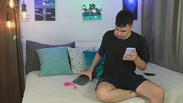 Snapshot of Cleoanubis- chatting on 10.31.25 Cleoanubis- online show from 10.31.25