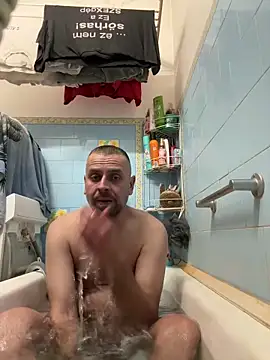 Snapshot of Huncutkuki chatting on 12.06.24 Huncutkuki online show from 12.06.24