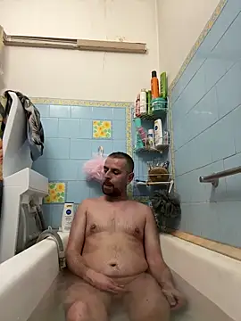 Snapshot of Huncutkuki chatting on 12.18.24 Huncutkuki online show from 12.18.24