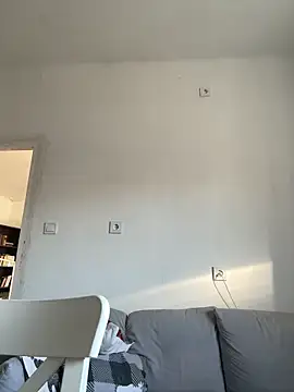 Snapshot of Huncutkuki chatting on 12.27.24 Huncutkuki online show from 12.27.24