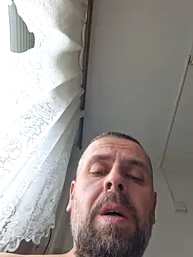 Snapshot of Huncutkuki chatting on 01.04.25 Huncutkuki online show from 01.04.25