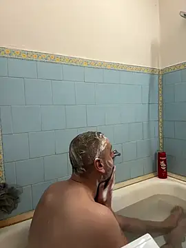 Snapshot of Huncutkuki chatting on 01.17.25 Huncutkuki online show from 01.17.25