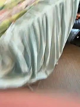 Snapshot of Huncutkuki chatting on 02.18.25 Huncutkuki online show from 02.18.25