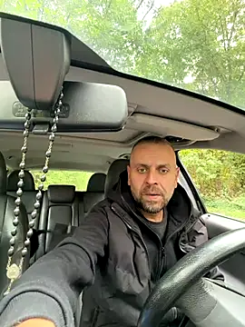 Snapshot of Huncutkuki chatting on 10.11.25 Huncutkuki online show from 10.11.25