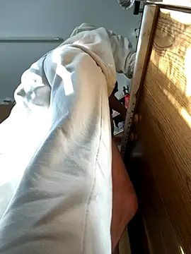 Snapshot of Huncutkuki chatting on 10.19.25 Huncutkuki online show from 10.19.25