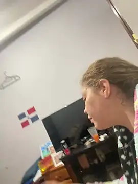 Snapshot of andreinitahg chatting on 01.03.25 andreinitahg online show from 01.03.25