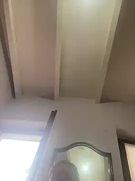 Snapshot of andreinitahg chatting on 01.08.25 andreinitahg online show from 01.08.25