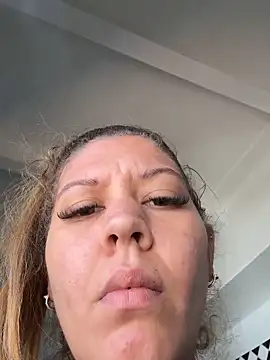 Snapshot of andreinitahg chatting on 10.01.25 andreinitahg online show from 10.01.25