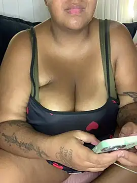 Snapshot of carolfogosa chatting on 03.17.26 carolfogosa online show from 03.17.26