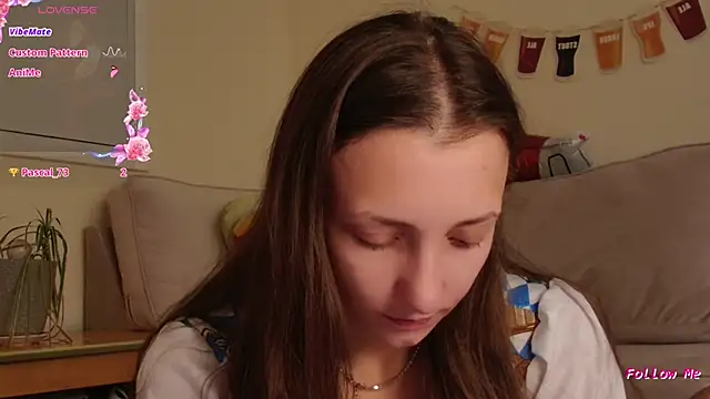 Snapshot of Milky_flexy_cat chatting on 09.25.25 Milky flexy cat online show from 09.25.25