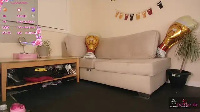 Snapshot of Milky_flexy_cat chatting on 09.29.25 Milky flexy cat online show from 09.29.25