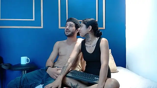 Snapshot of Moon_and_aaron chatting on 02.19.26 Moon and aaron online show from 02.19.26