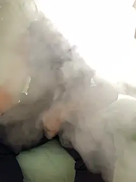 Snapshot of FumesClouds chatting on 12.18.24 FumesClouds online show from 12.18.24