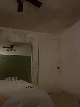 Snapshot of FumesClouds chatting on 12.25.24 FumesClouds online show from 12.25.24