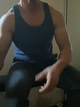 Snapshot of FumesClouds chatting on 01.27.25 FumesClouds online show from 01.27.25