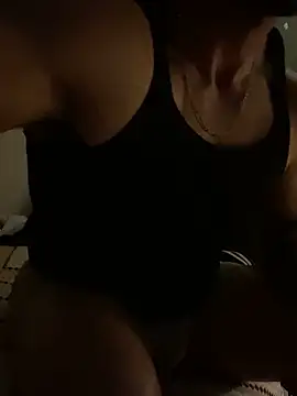 Snapshot of FumesClouds chatting on 03.02.25 FumesClouds online show from 03.02.25