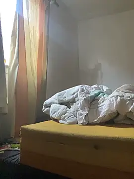 Snapshot of FumesClouds chatting on 11.06.25 FumesClouds online show from 11.06.25